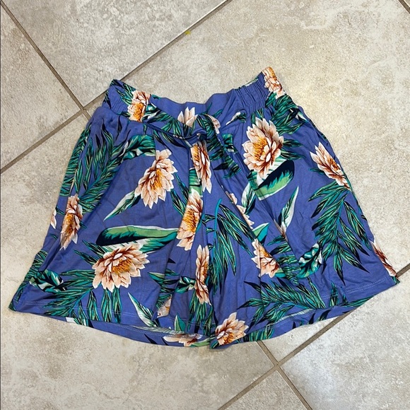 lascana Pants - Lascana Blue Floral Knit Pull On Belted Shorts XS Cover Up
